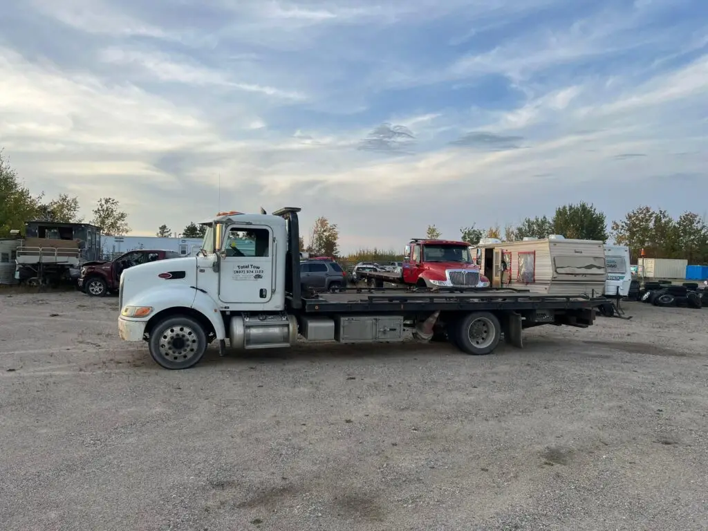 Towing service thunder bay , Gary Towing, Towing service in thunder bay, Best towing service in thunder bay, tow truck thunder bay